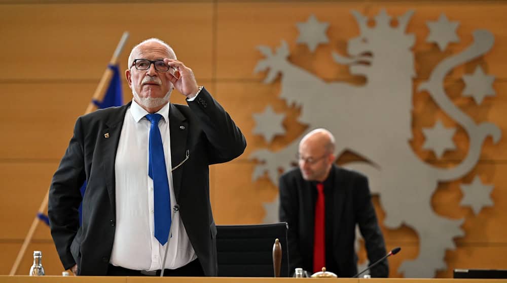 Der Thüringer AfD-Alterspräsident muss keine strafrechtlichen Konsequenzen für sein Agieren bei der konstituierenden Landtagssitzung befürchten. / Foto: Martin Schutt/dpa