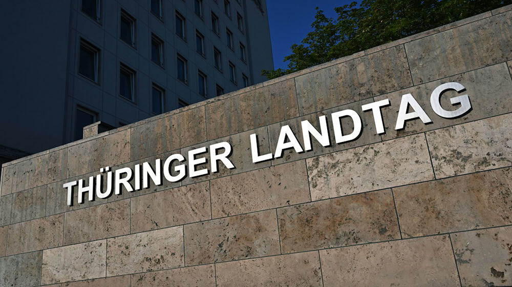 Auch der neu gewählte Thüringer Landtag bleibt vorwiegend männlich: Nur knapp ein Drittel der Abgeordneten sind Frauen. (Archivfoto) / Foto: Martin Schutt/dpa