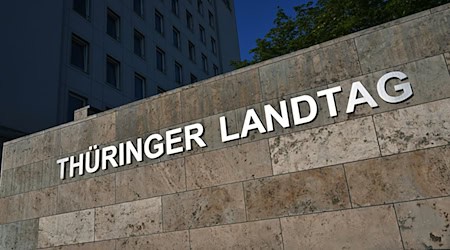 Auch der neu gewählte Thüringer Landtag bleibt vorwiegend männlich: Nur knapp ein Drittel der Abgeordneten sind Frauen. (Archivfoto) / Foto: Martin Schutt/dpa