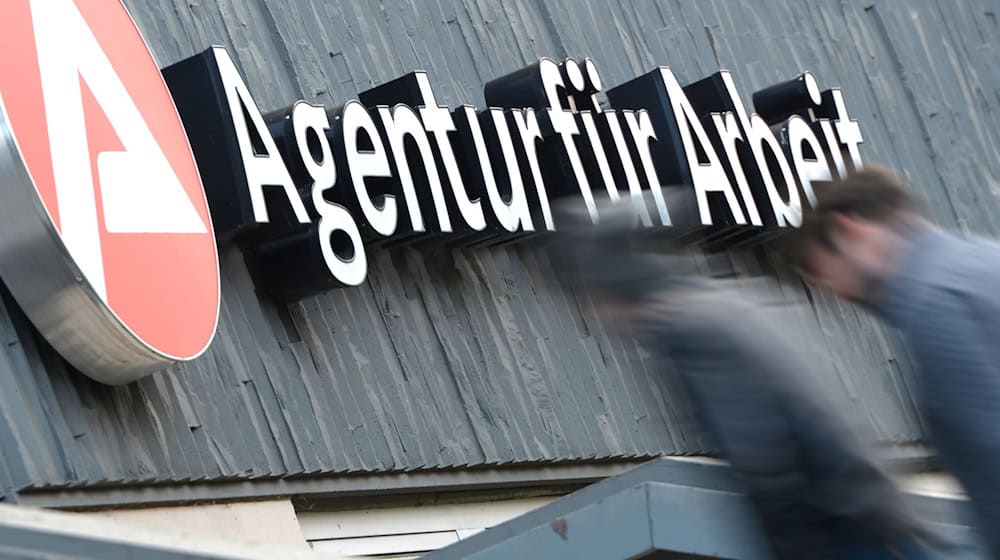 Rund 67.600 Arbeitslose im September in Thüringen. (Archivbild) / Foto: Arne Dedert/dpa