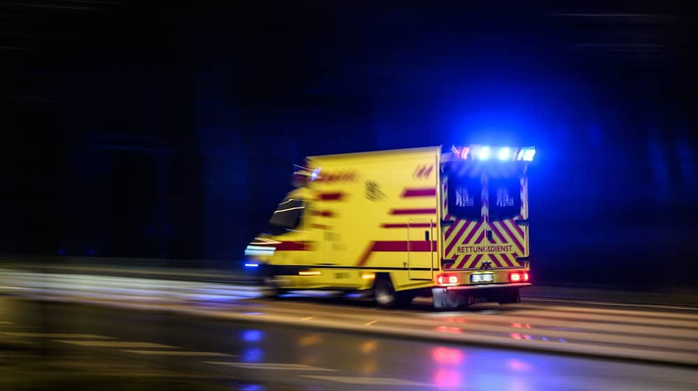 Drei Menschen wurden bei einem Unfall auf der A4 bei Stadtroda verletzt. (Symbolbild) / Foto: Robert Michael/dpa