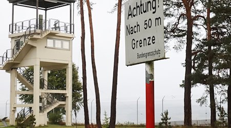 Einst hatte Thüringen eine Außengrenze der DDR, inzwischen erinnert dort die Gedenkstätte Point Alpha an die Teilung Deutschlands. / Foto: Bodo Schackow/dpa