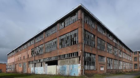 Die Kosten für die Eisenacher Multifunktionshalle sind erneut gestiegen. (Archivbild) / Foto: Martin Schutt/dpa