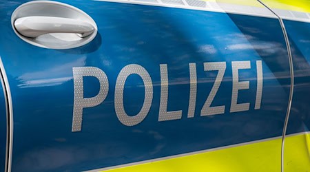 Die Polizei sucht weiter mit einem Großaufgebot nach einer 36-Jährigen, die ohne ihr Baby aus einem Feriendorf in Thüringen verschwunden ist. (Symbolbild) / Foto: Daniel Vogl/dpa