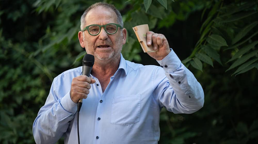 Der geschäftsführende Thüringer Umweltminister Bernhard Stengele (Grüne) geht hart mit der Thüringer BSW-Chefin Katja Wolf ins Gericht. (Archivbild) / Foto: Hannes P. Albert/dpa