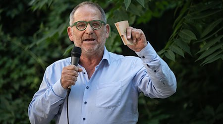 Der geschäftsführende Thüringer Umweltminister Bernhard Stengele (Grüne) geht hart mit der Thüringer BSW-Chefin Katja Wolf ins Gericht. (Archivbild) / Foto: Hannes P. Albert/dpa