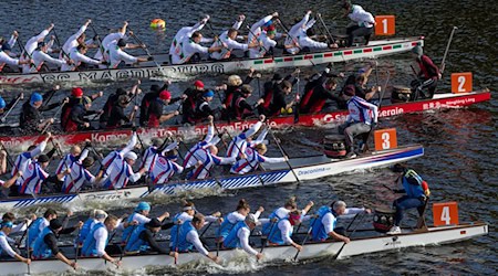 Beim Drachenbootrennen auf der Bleilochtalsperre kam es zu einem Todesfall.  / Foto: Michael Reichel/dpa