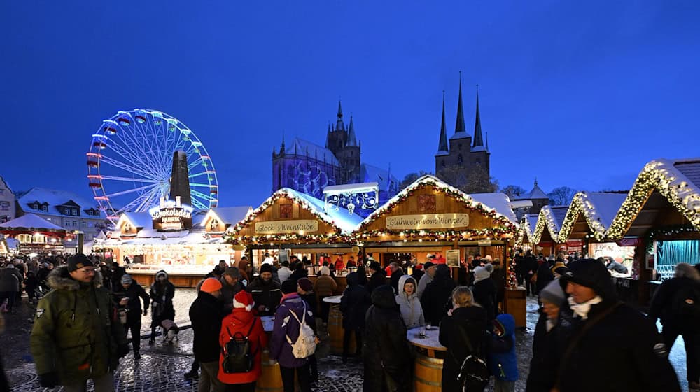 Vorfreude, schönste Freude: Der Erfurter Weihnachtsmarkt ist der größte in Thüringen. / Foto: Martin Schutt/dpa