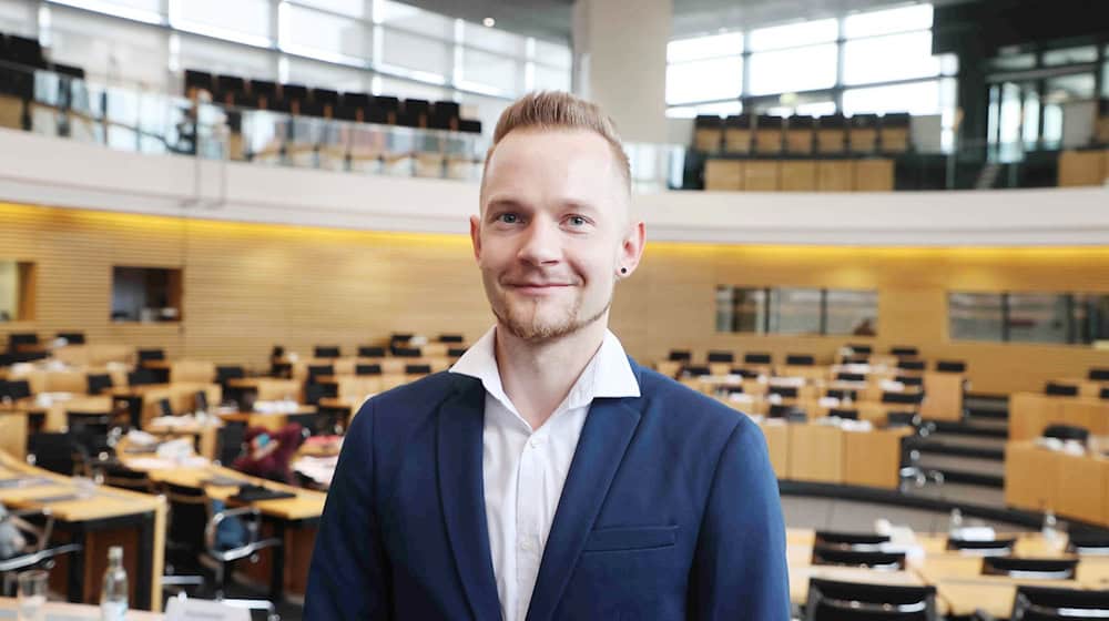 Tim Reukauf vom Thüringer Lehrerverband sieht viele gute Ansätze im Koalitionsvertrag von CDU, BSW und SPD.  / Foto: Bodo Schackow/dpa