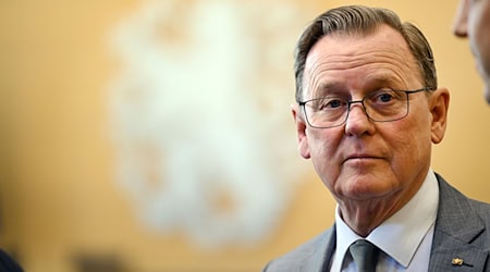 Kandidiert er für den Bundestag? Thüringens geschäftsführender Ministerpräsident Bodo Ramelow (Linke) schließt das bislang nicht aus.  / Foto: Martin Schutt/dpa