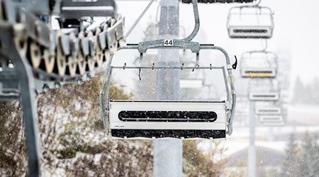 Der Saisonstart am Fallbachlift in Oberhof ist verschoben. (Archivbild) / Foto: Jacob Schröter/dpa