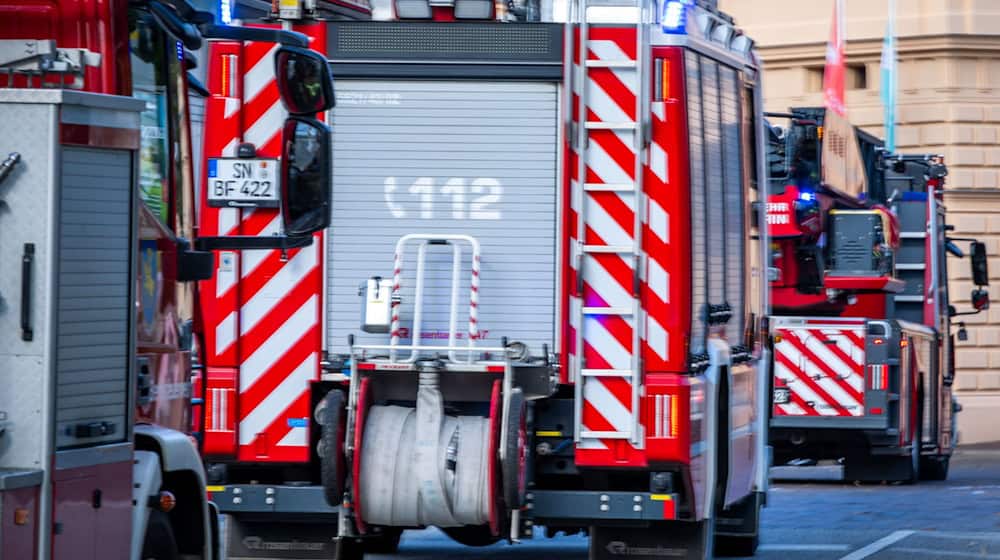 Sechs Menschen werden bei einem Wohnhausbrand in Weimar verletzt. (Symbolbild) / Foto: Jens Büttner/dpa