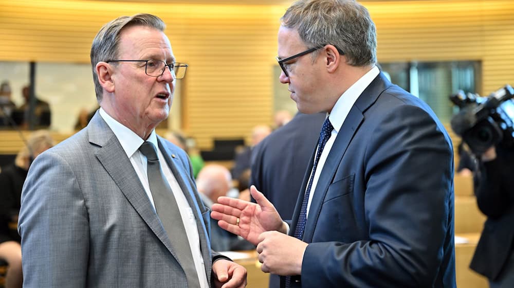 Bodo Ramelow (Linke) ist noch geschäftsführender Ministerpräsident in Thüringen. Mario Voigt (CDU) will ihn ablösen und eine Koalition mit BSW und SPD schmieden.  / Foto: Martin Schutt/dpa