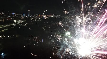 Feuerwerk ist in Erfurt nicht gerne gesehen. (Archivbild) / Foto: Bodo Schackow/dpa-Zentralbild/dpa