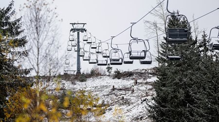 Skifans müssen in Steinach noch auf den Saisonstart warten. (Archivbild) / Foto: Jacob Schröter/dpa