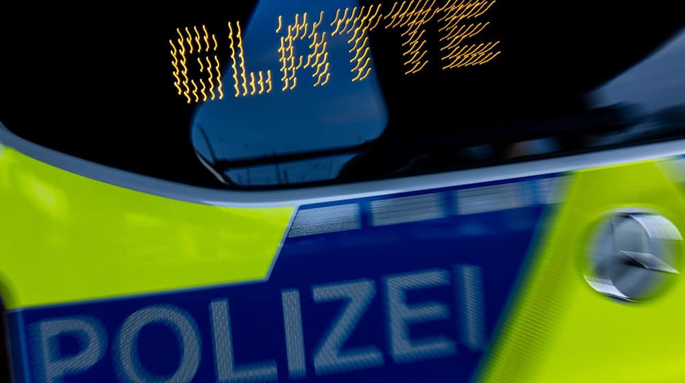 Autofahrer sollten am Wochenende besonders vorsichtig sein. / Foto: Rolf Vennenbernd/dpa