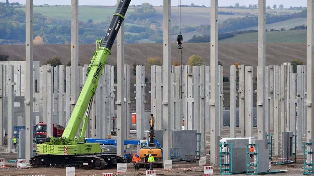 In Thüringern werden weiterhin Industriehallen oder Bürobauten erreichtet. (Symbolbild) / Foto: Martin Schutt/dpa-Zentralbild/dpa