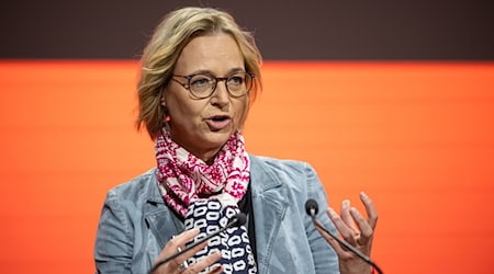 Thüringens Finanzministerin Katja Wolf (BSW) will perspektivisch nicht mehr auf die Rücklage des Landes zugreifen müssen.  / Foto: Hannes P. Albert/dpa