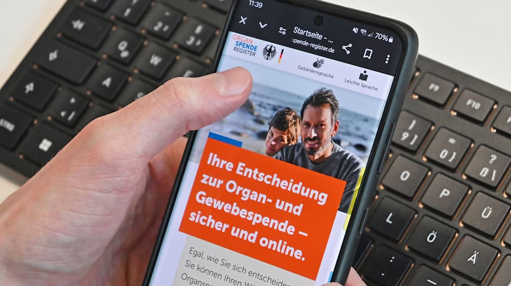 Die Entscheidung für eine Organspende kann auch online hinterlegt werden. (Archivbild) / Foto: Anna Ross/dpa