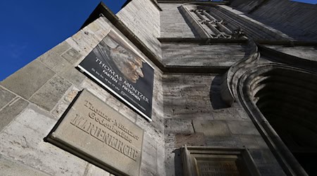 Die Kirche St. Marien Mühlhausen, heute ein Museum, ist einer der Standorte der Thüringer Landesausstellung «Freiheyt 1525 - 500 Jahre Bauernkrieg» vom 26. April bis 19. Oktober 2025.  / Foto: Martin Schutt/dpa