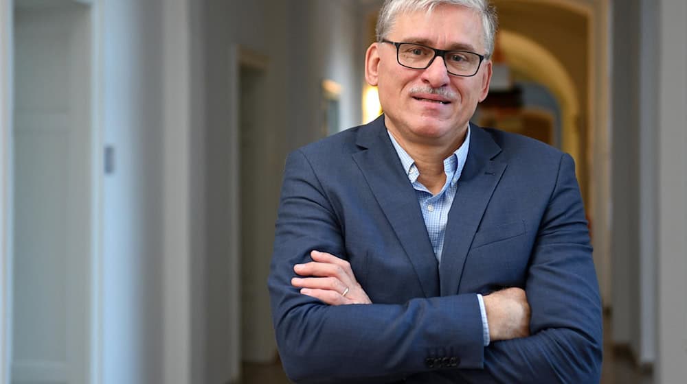 Der Landesvorsitzende des Richterbundes in Thüringen, Holger Pröbstel, warnt vor den Folgen unbesetzter Gremien für die Ernennung von Richtern und Staatsanwälten auf Lebenszeit. (Archivbild) / Foto: Martin Schutt/dpa-Zentralbild/dpa