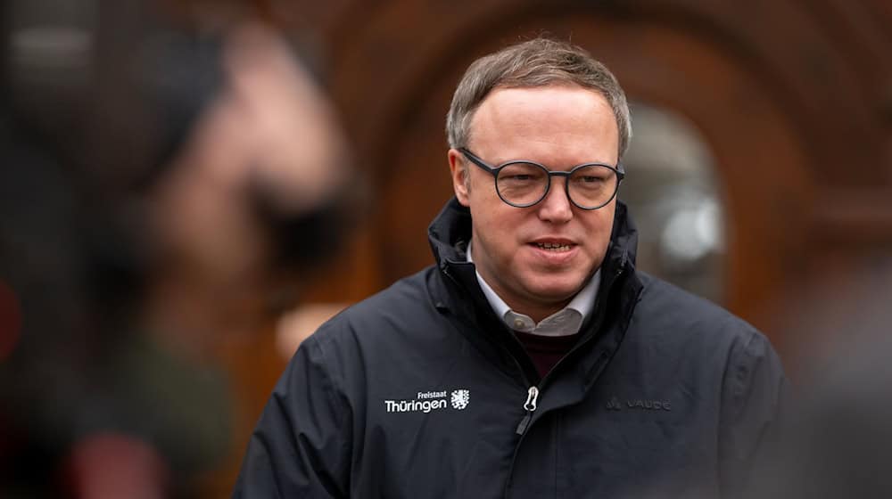 Thüringens Regierungschef Mario Voigt (CDU) ruft die Menschen im Land dazu auf, sich an der Wahl zu beteiligen. (Archivbild) / Foto: Jacob Schröter/dpa