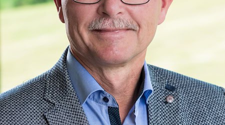 Der Präsident der Landesärztekammer, Hans-Jörg Bittrich, fordert, die richtigen Lehren aus der Corona-Pandemie zu ziehen.  / Foto: -/Landesärztekammer Thüringen/dpa