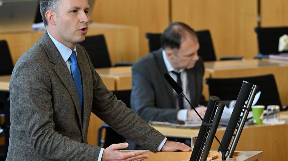 Thüringens CDU-Fraktionschef Andreas Bühl sieht die Opposition mit den neuen Landtagsregeln stärker eingebunden. (Archivbild)  / Foto: Martin Schutt/dpa