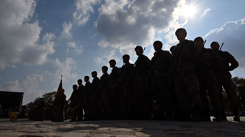 Im vergangenen Jahr traten 103 Thüringer Männer und Frauen im Alter von 17 Jahren ihren Dienst bei der Bundeswehr an. (Archivbild) / Foto: Martin Schutt/dpa