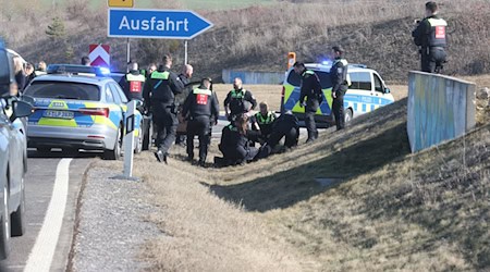 In der Nähe von Jena ging den Flüchtigen der Kraftstoff aus. / Foto: Bodo Schackow/dpa