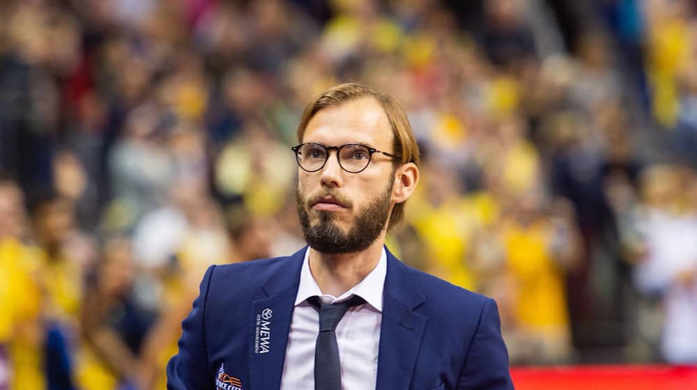 Trainer Björn Harmsen hat die Basketballer der Science City Jena in die Bundesliga zurückgeführt. / Foto: Arne Immanuel Bänsch/dpa