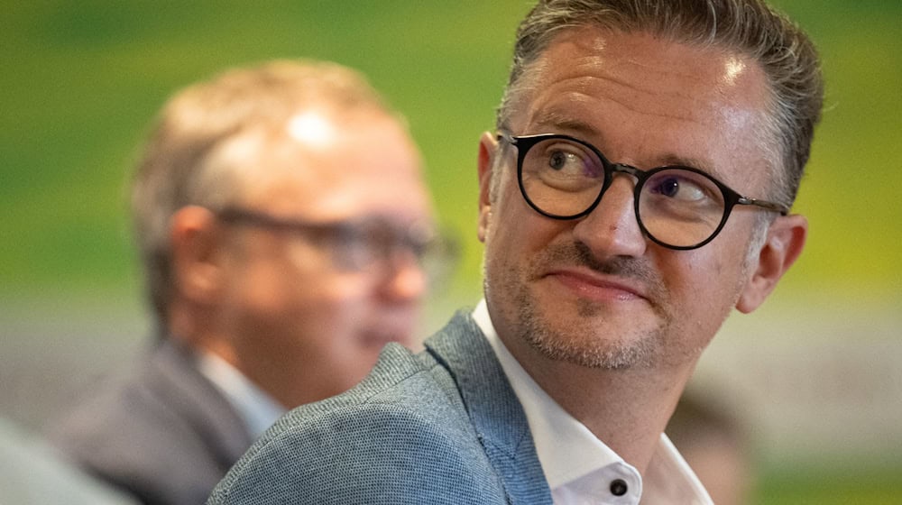 Thüringens Bildungsminister Christian Tischner (CDU) erhofft sich vom neuen Exzellenz-Projekt der Uni Jena auch Erkenntnisse für die Stärkung der Demokratie im Land. (Archivfoto) / Foto: Hannes P Albert/dpa