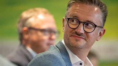 Thüringens Bildungsminister Christian Tischner (CDU) erhofft sich vom neuen Exzellenz-Projekt der Uni Jena auch Erkenntnisse für die Stärkung der Demokratie im Land. (Archivfoto) / Foto: Hannes P Albert/dpa
