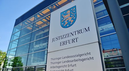 Das Thüringer Landessozialgericht hat in einem Eilverfahren um Arbeitspflicht für Asylbewerber im Landkreis Greiz die Beschwerde eines Asylbewerbers gegen ein früheres Urteil zurückgewiesen. (Archivbild) / Foto: Martin Schutt/dpa/dpa-tmn