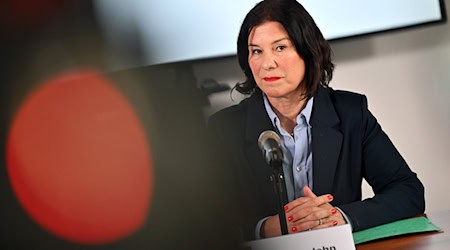 VIel Geld für Zusammenarbeit der Wirtschaft mit Instituten - das kündigt Wirtschaftsministerin Colette Boos-John.  / Foto: Martin Schutt/dpa