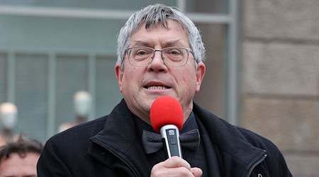 Landesbischof Kramer: «Eine kontinuierliche Aufrüstung macht die Welt eher unsicherer als sicherer» (Archivbild) / Foto: Bodo Schackow/dpa