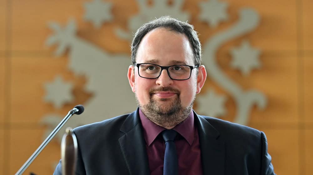 Thüringens Landtagspräsident Thadäus König (CDU) ruft dazu auf, unablässig für die Demokratie einzustehen. (Archivfoto) / Foto: Martin Schutt/dpa