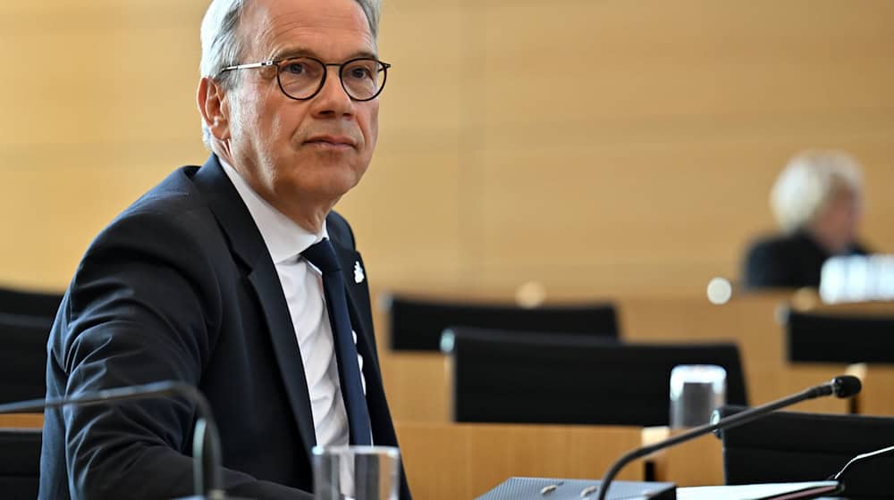 Thüringens Innenminister Georg Maier (SPD) ist für ein AfD-Verbotsverfahren. (Archivbild) / Foto: Martin Schutt/dpa
