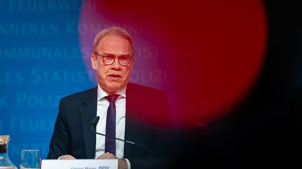 Maier sieht Voraussetzungen für erfolgreiches AfD-Verbotsverfahren erfüllt. (Archivbild) / Foto: Jacob Schröter/dpa