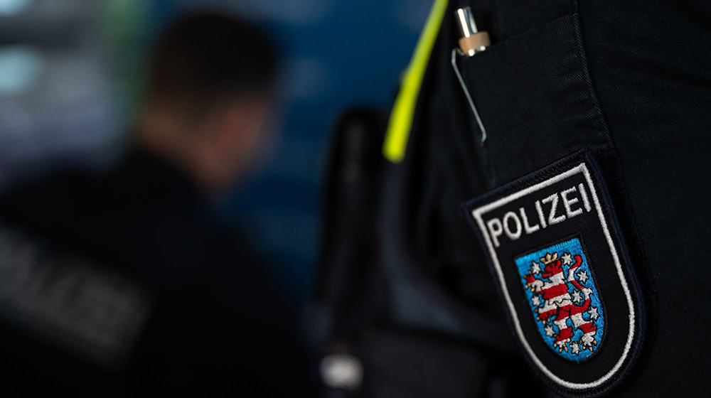 Der Krankenstand unter Thüringens Polizisten war 2024 so niedrig wie neun Jahre nicht mehr. Das zeigen Zahlen des Thüringer Innenministeriums. (Symbolbild) / Foto: Hannes P Albert/dpa