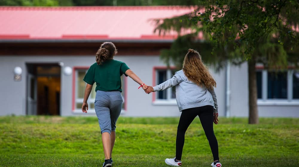 In Thüringen gibt es derzeit 19 Schullandheime. (Symbolbild) / Foto: Andreas Arnold/dpa/dpa-tmn