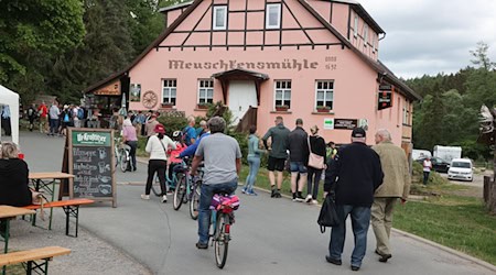 In Thüringen sinkt die Zahl der Männer und männlichen Jugendlichen. (Archivbild) / Foto: Bodo Schackow/dpa