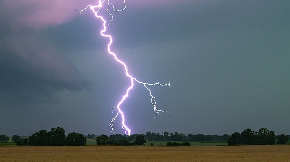 Gewitter sind in den nächsten Tagen laut DWD nicht unwahrscheinlich. (Symbolbild) / Foto: Patrick Pleul/dpa
