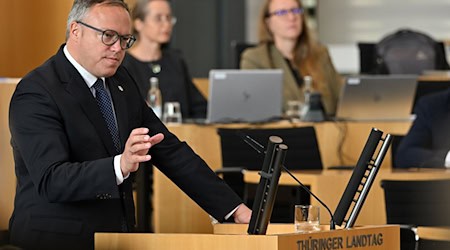 Thüringens Ministerpräsident Mario Voigt (CDU) reist mit Vertretern aus Wirtschaft und Wissenschaft in die USA. (Archivbild) / Foto: Martin Schutt/dpa