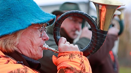 Der Thüringer Jagdverband zählt derzeit rund 630 Frauen zu seinen Mitgliedern. (Archivbild) / Foto: Matthias Bein/dpa