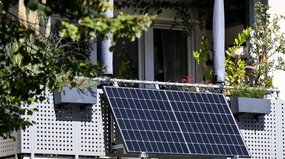 Kleinere Akkus zur Speicherung von Sonnenstrom kommen vor allem in Privathaushalten zum Einsatz. (Symbolbild) / Foto: Sven Hoppe/dpa