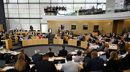 Der Thüringer Landtag macht den Weg frei für eine Finanzspritze für die Kommunen im Freistaat. (Archivbild) / Foto: Martin Schutt/dpa