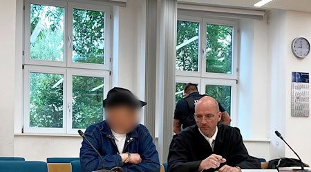 Weil er in Erfurt einen Bekannten mit einer Pumpgun erschossen haben soll, ist ein Mann vor dem Landgericht Erfurt wegen Mordes verurteilt worden. (Archivbild) / Foto: Marie-Helen Frech/dpa