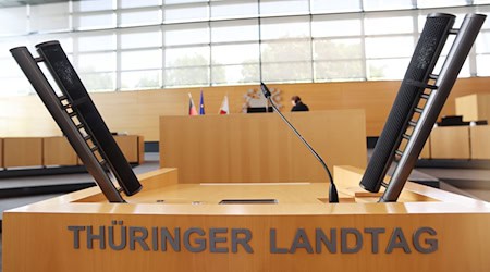 Im Thüringer Landtag diskutierten die Fraktionen Änderungen bei der Grundsteuer. (Symbol-Archivbild) / Foto: Bodo Schackow/dpa