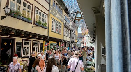Stadt sieht im Krämerbrückenfest einen Erfolg / Foto: Heiko Rebsch/dpa